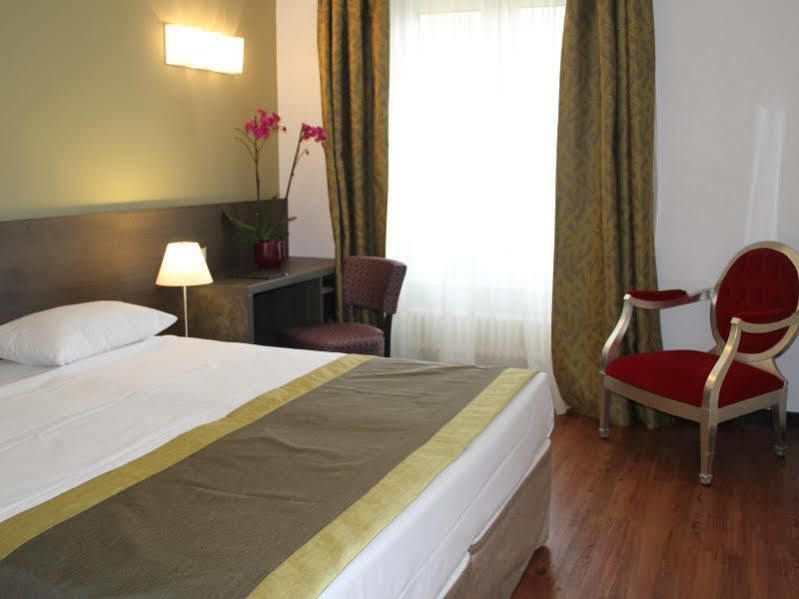 Hotel Montana Cenevre Dış mekan fotoğraf